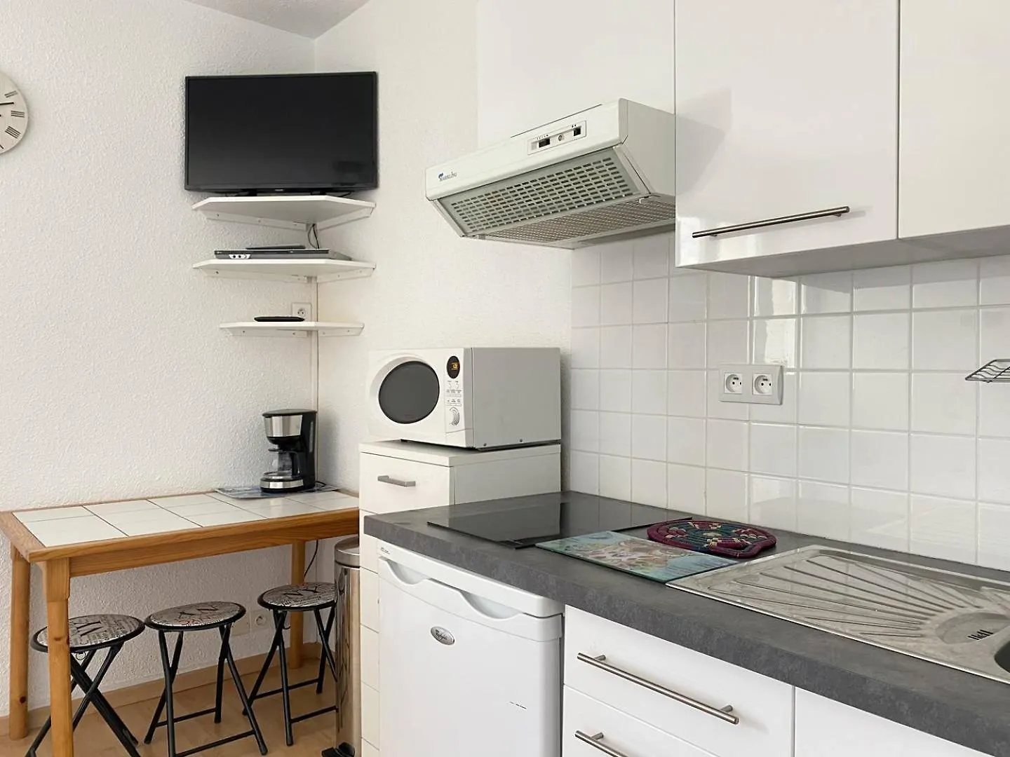 104 - Studio, Dans Une Residence Les Pieds Dans L'Eau A Sables D'Or Les Pins